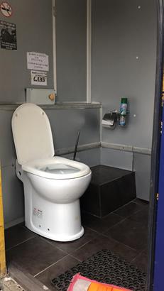 Мобильный туалет Mercedres